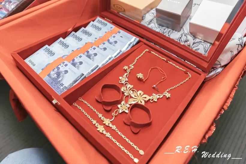 【2026 婚紗推薦】打造微醺極致浪漫！走進 WoodChenOffice 享受紅酒與高訂婚紗的尊榮預約